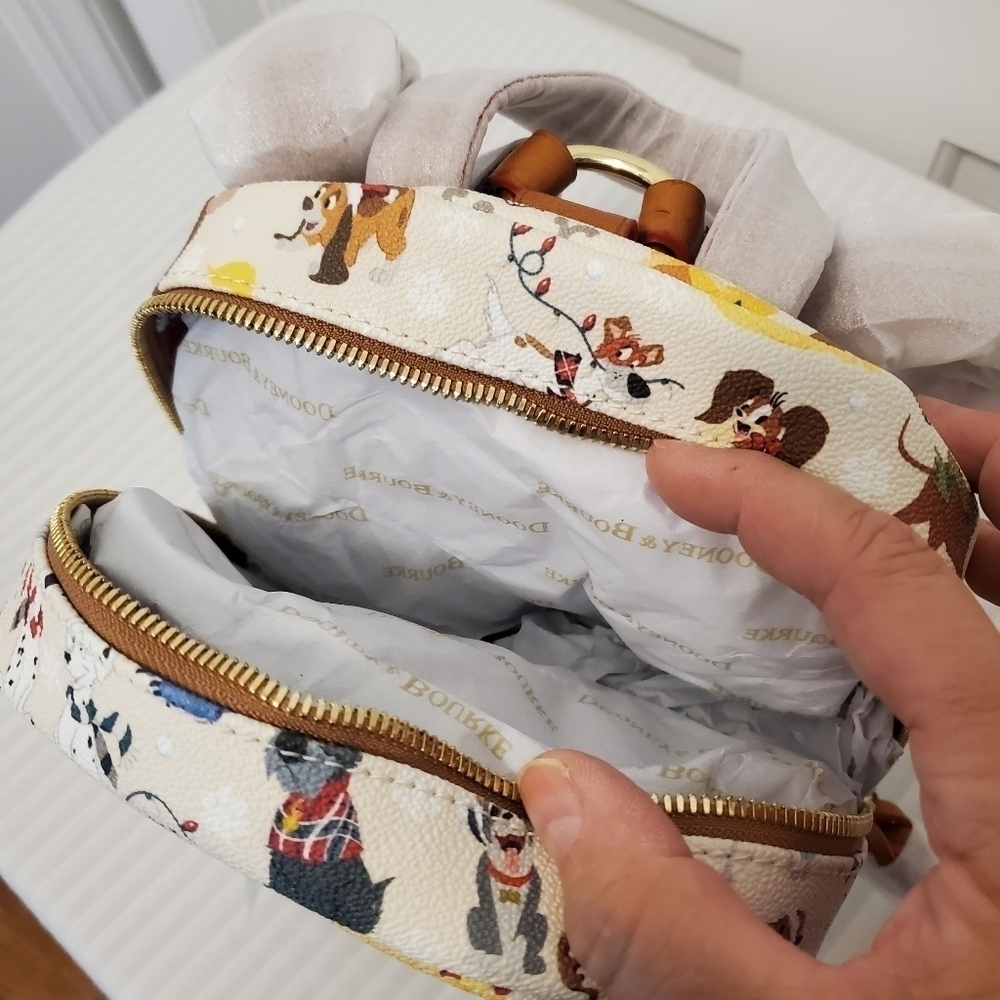 NWT Disney's Dooney & Bourke Holiday Santa's TAIL Backpack, collector's - Picture 6 of 10